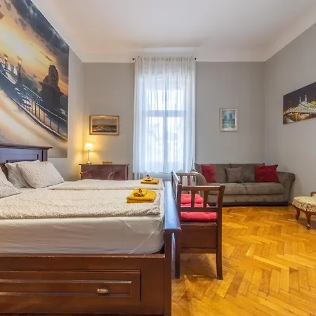 Liana-luxury And Flat Lejlighed Budapest