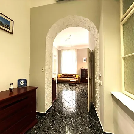 Διαμέρισμα Liana-luxury And Flat *
